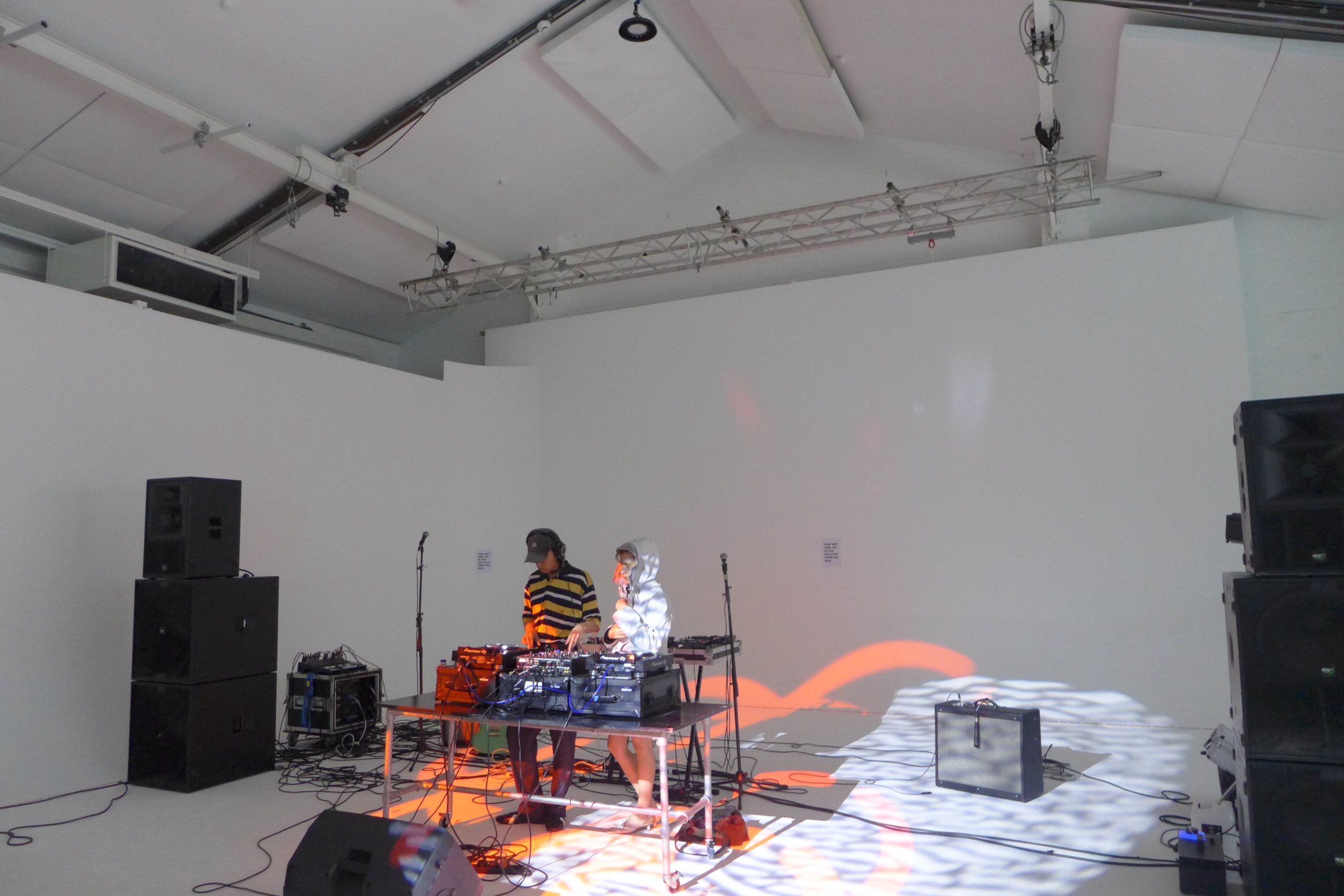 Live set in the afternoon
